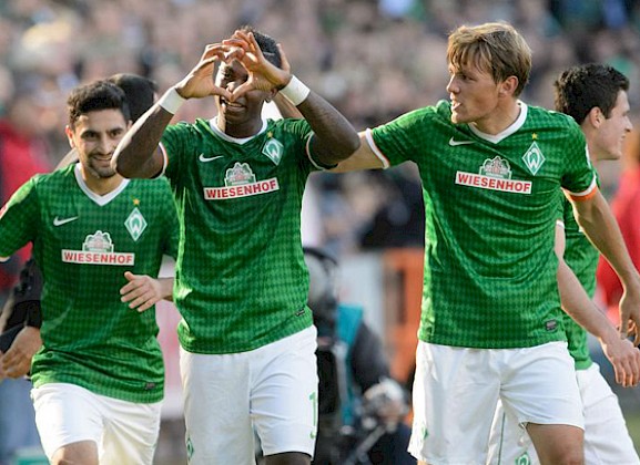 WIESENHOF bleibt Hauptsponsor von Werder Bremen.