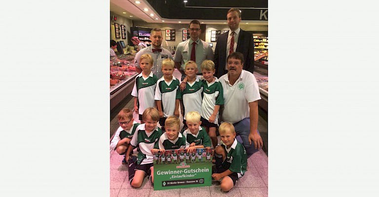 Ein Traum wird wahr: Stolze Kids des Heesseler SV liefen beim Spiel SV Werder Bremen – Hannover 96 ein