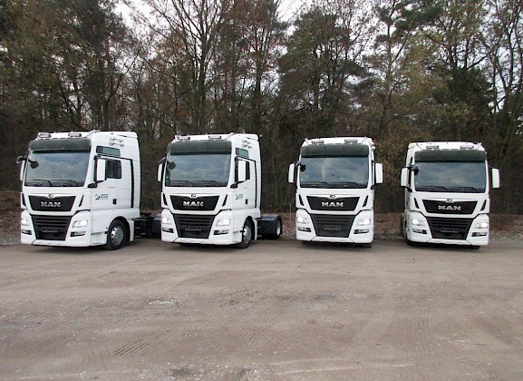 55 neue BSG-Trucks für ein sichereres Fahren warten auf ihren Einsatz bei WIESENHOF